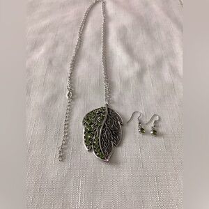 Silver Tone Necklace and Earring Set